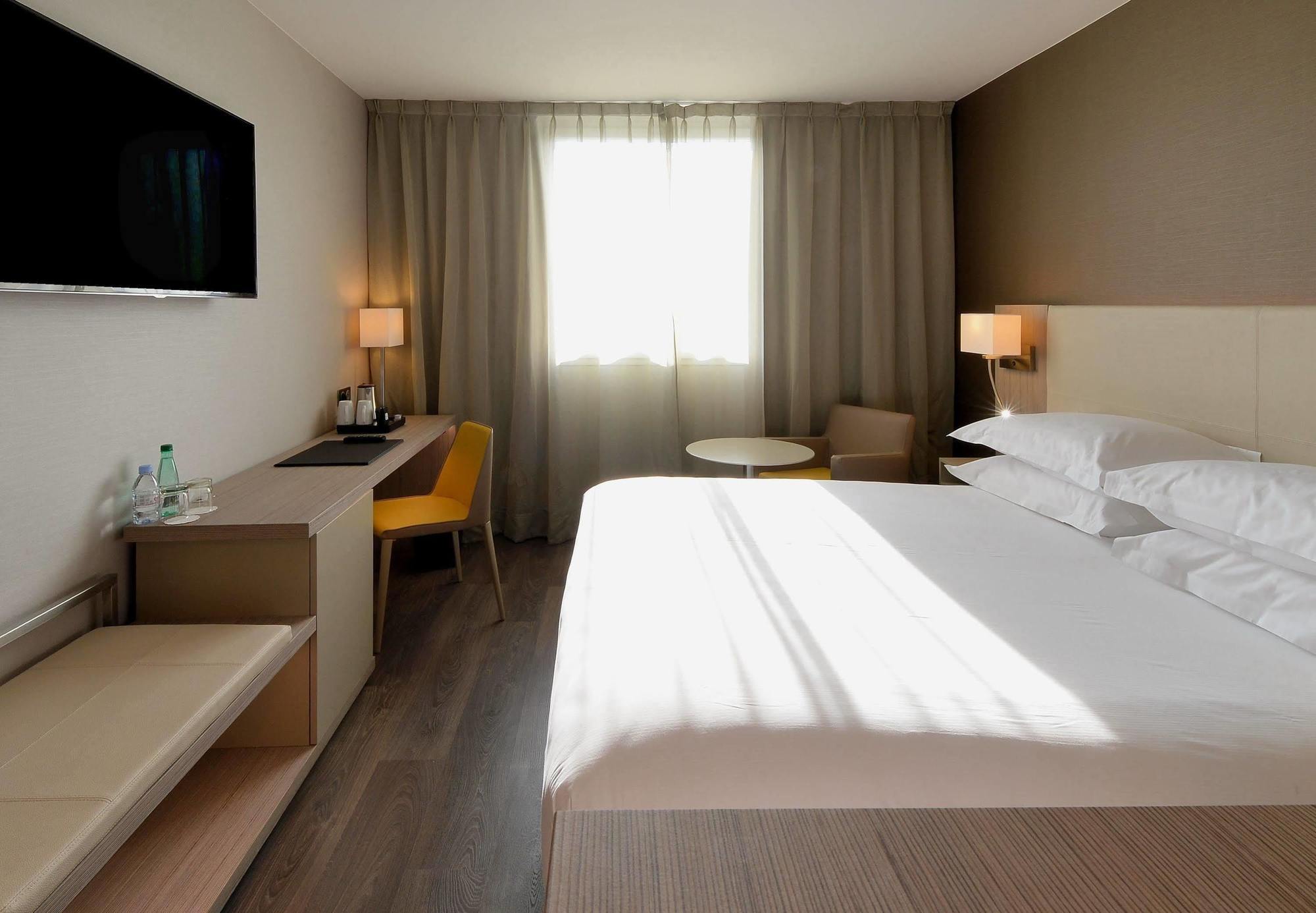 Ac By Marriott Prado Velodrome Hotel